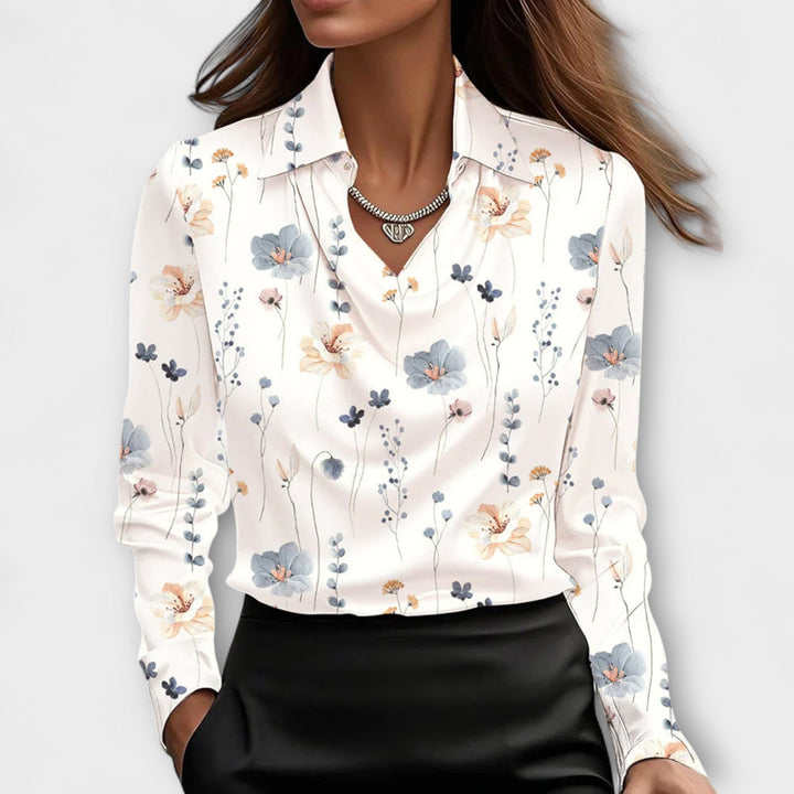 Glänzende Bluse mit gerafftem Kragen