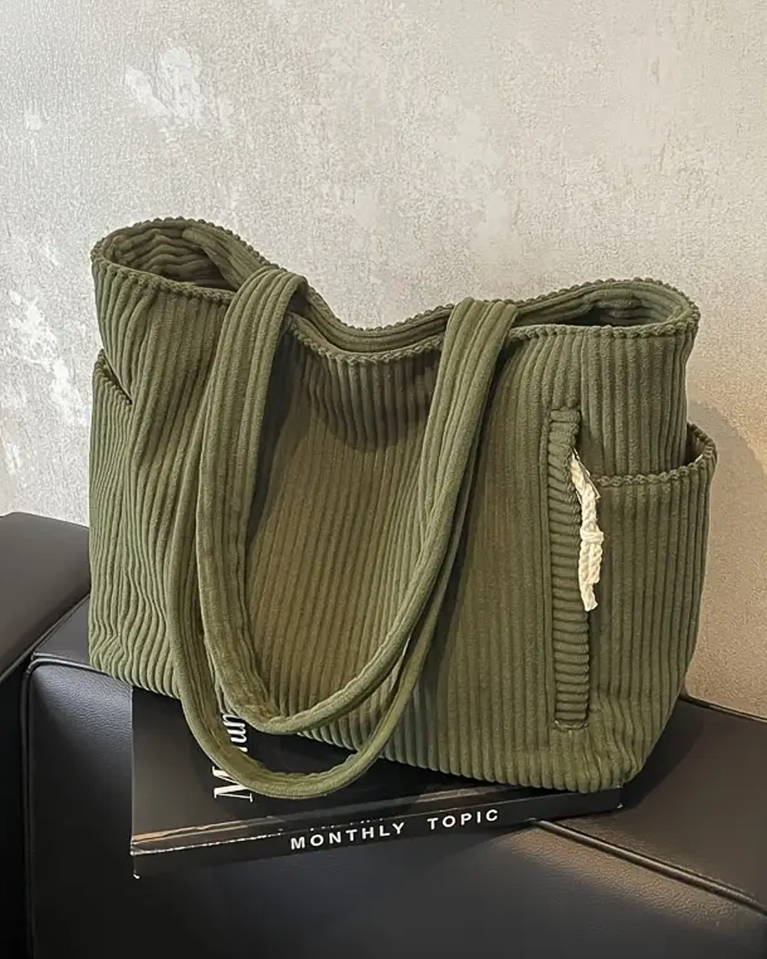 Liva™ | Gerippte Schultertasche mit Kordeldetail