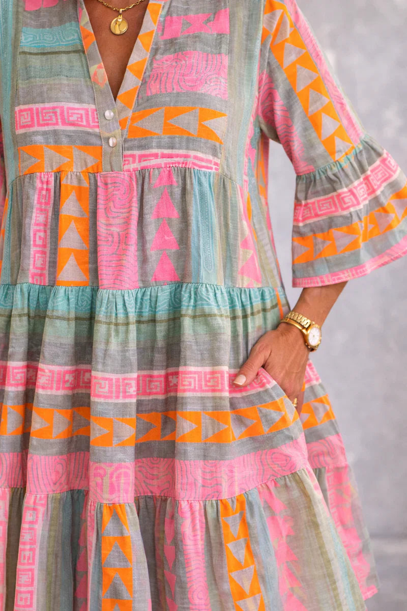 NOVA | Lebhaftes Midi-Kleid mit Luftigem Komfort für das Wochenende