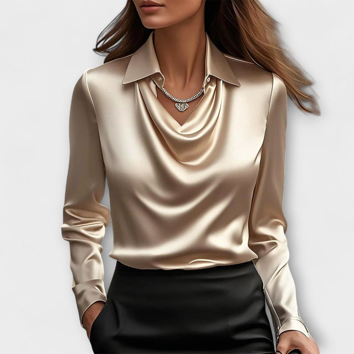 Glänzende Bluse mit gerafftem Kragen