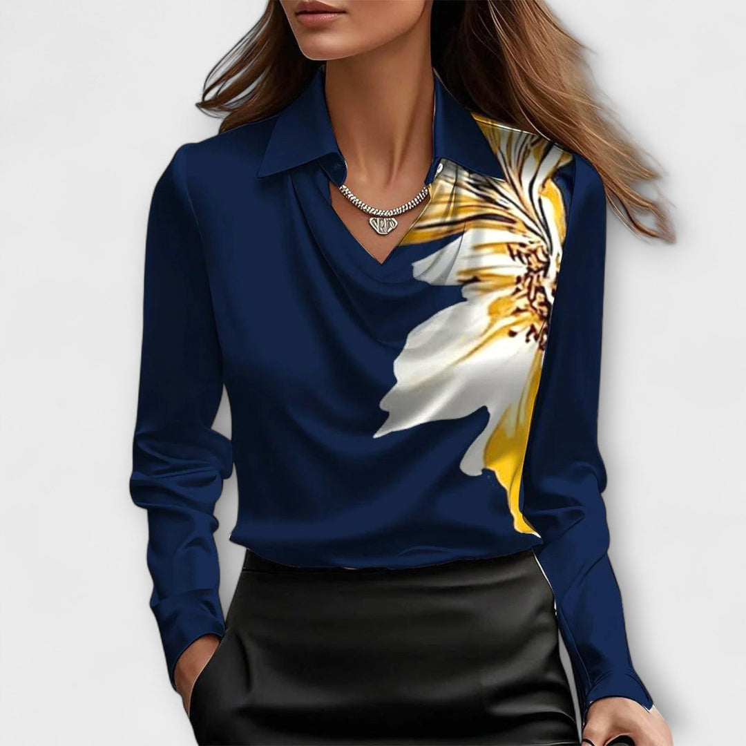 Glänzende Bluse mit gerafftem Kragen