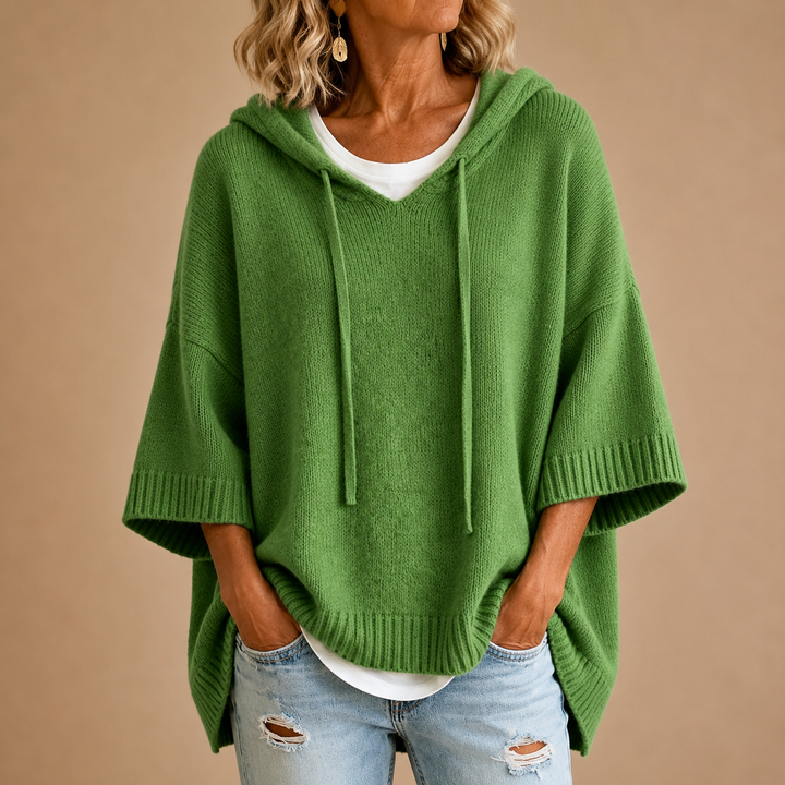 Annabel | Strickponcho mit Kapuze und Dreiviertelärmeln