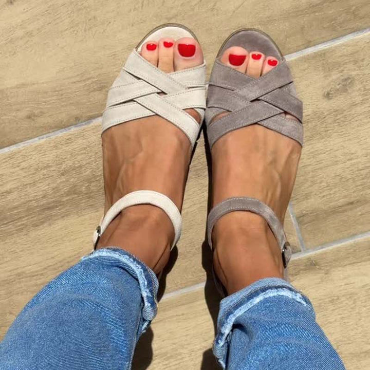 DELPHINE | Sandalen mit Schnalle und Cut-Outs