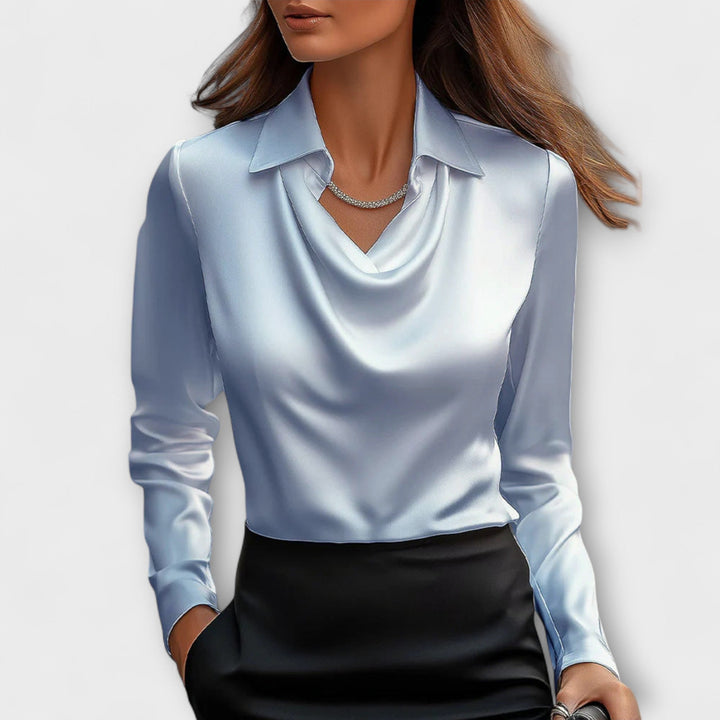 Glänzende Bluse mit gerafftem Kragen